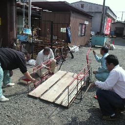 防災用 鉄製旧リヤカーの整備 鉄筋の仲間たち 成島鉄筋の親方に集う鉄筋屋